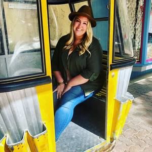 Meet your Posher, Melissa